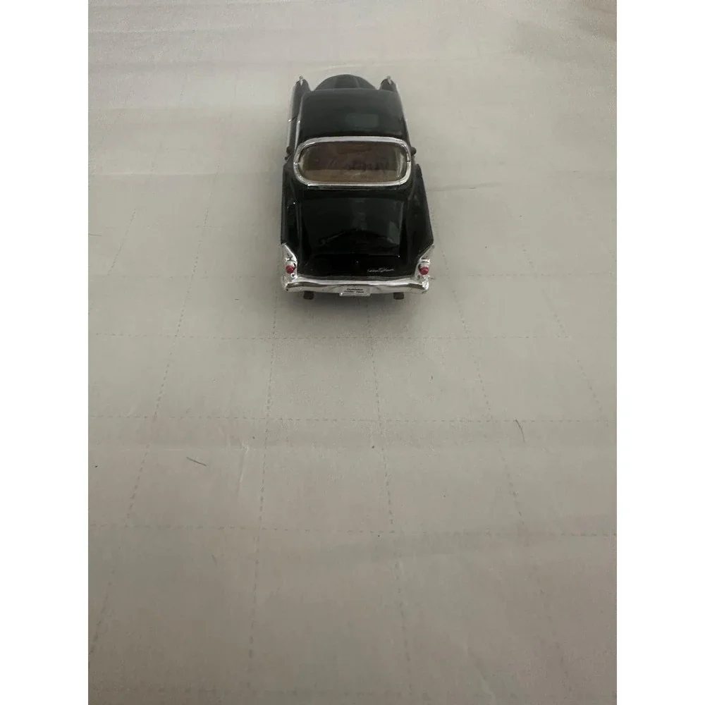 Toy Metal Die Cast 1958 Studebaker Golden Hawk Road Signature Car Black Gold